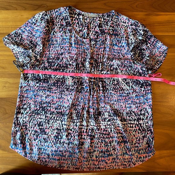 Daniel Rainn - Navy Print Short Sleeve Pleated  Blouse / Large - Picture 13 of 14